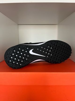 Botas de fútbol Nike Premier IV TF Nuevas