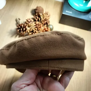 Gorra de fieltro camel. Nueva a estrenar