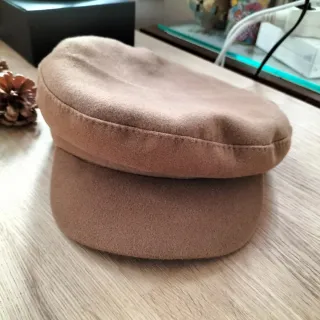 Gorra de fieltro camel. Nueva a estrenar