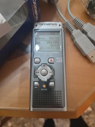 Grabadora de voz Olympus WS-750M