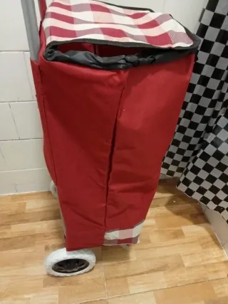 Carro de compra plegable rojo