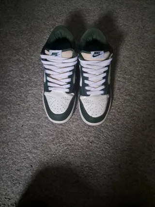 Zapatillas Nike Dunk Low Verdes y Blancas
