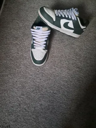 Zapatillas Nike Dunk Low Verdes y Blancas