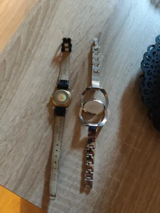 Due orologi da polso