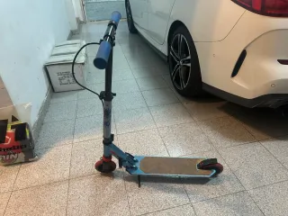 Patinete infantil azul y gris