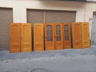 Se venden puertas de madera