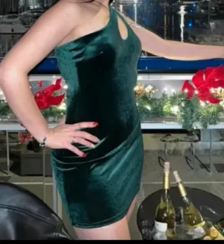 Vestido Terciopelo Verde Hombro Descubierto