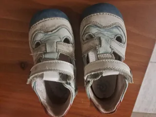 4 pares Sandalias Geox y Biomecanics Niña Talla 22