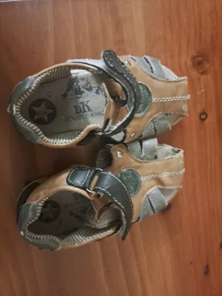 4 pares Sandalias Geox y Biomecanics Niña Talla 22