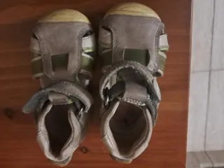 4 pares Sandalias Geox y Biomecanics Niña Talla 22