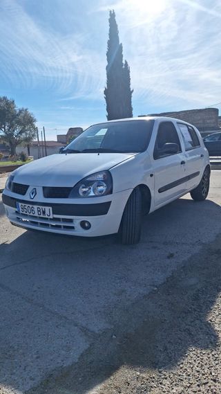 Renault Clio 2003