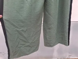 Pantalón T U . Medidas en descripción