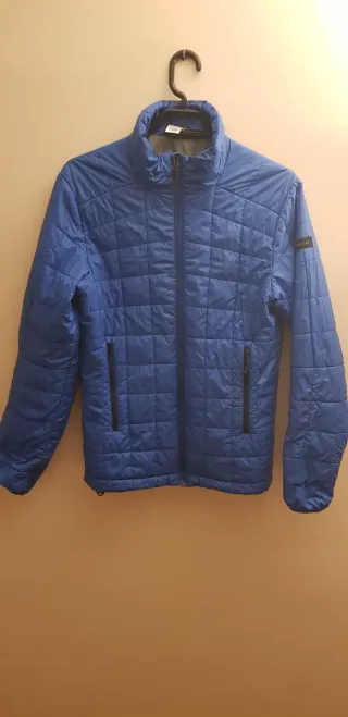 Abrigo ligero acolchado azul