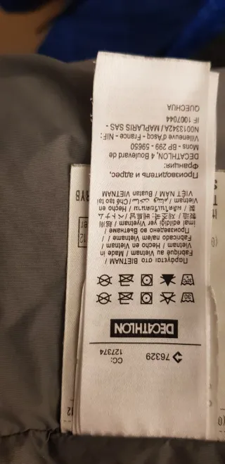 Abrigo ligero acolchado azul