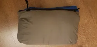 Abrigo ligero acolchado azul