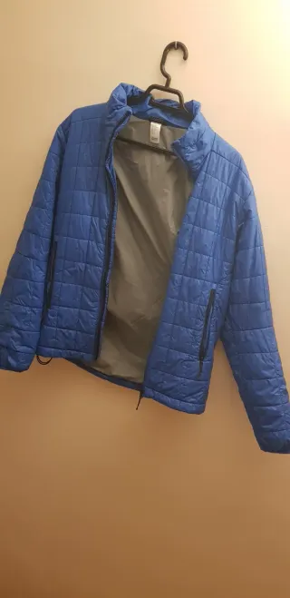 Abrigo ligero acolchado azul