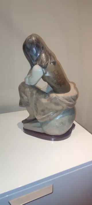 Figura Lladró Mujer con Jarrón