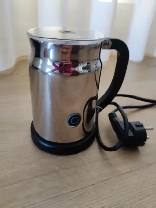 Montalatte cappuccinatore Nespresso Aeroccino