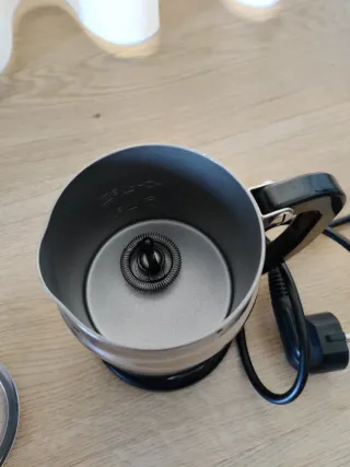 Montalatte cappuccinatore Nespresso Aeroccino