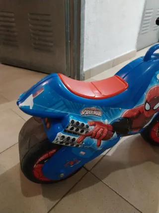 Moto de bebé Spiderman