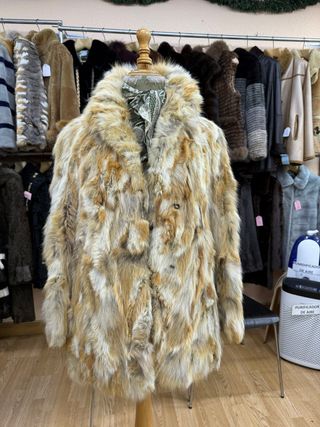 Abrigo de piel sintética