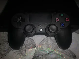 PS4 (PlayStation 4) + 2 Giochi