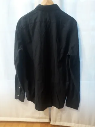 Camisa azul de manga larga