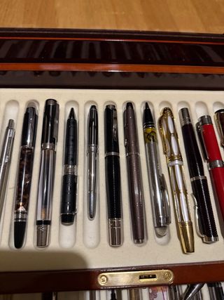 Scatola di penne e stilografiche
