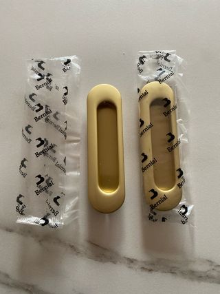 2 Tiradores Embutidos Dorados 13cm