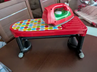 Lavadora, tabla y plancha de juguete