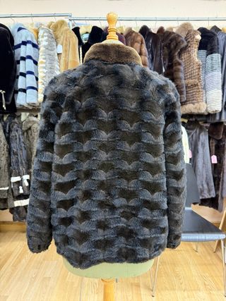 Abrigo de piel sintética