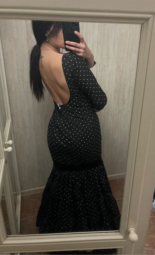 Traje de flamenca negro con lunares blancos