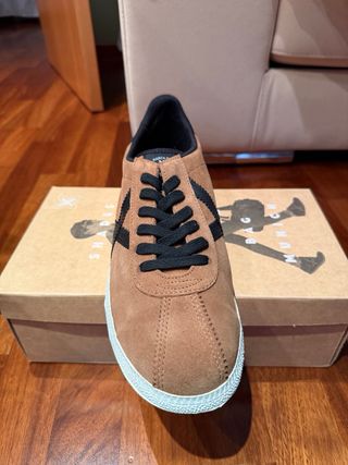 Zapatillas Munich Barru Talla 43 Marrón/Negro