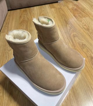 Botas botines tipo UGG, marca SUICOKE, A ESTRENAR