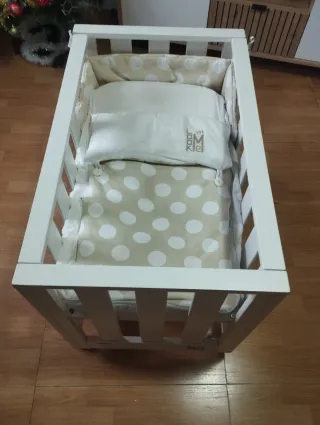 Cuna de colecho blanca con ruedas