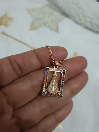 Cadena con colgante de Virgen Y circonitas