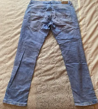 Vaqueros Pull&Bear desgastados azul claro