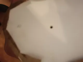 Figurita porcelana mujer con pájaro