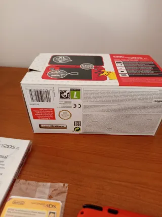 Nuovo Nintendo 2DS XL Edizione Pokeball