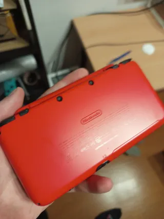New Nintendo 2DS XL Pokeball Edition