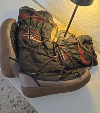 Botas Napapijri Negras y Marrones