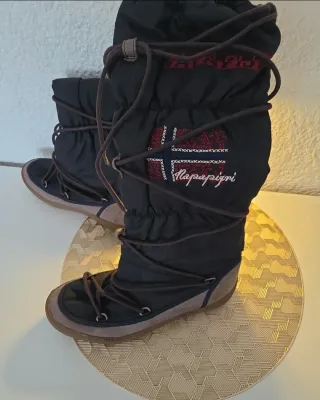 Botas Napapijri Negras y Marrones