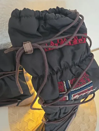 Botas Napapijri Negras y Marrones