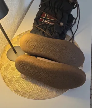 Botas Napapijri Negras y Marrones