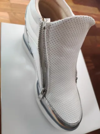 Botines Plata y Blanco Talla 39