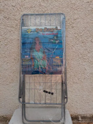 Tendedero metálico plegable