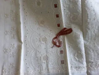 Set Lenzuola Ricamate Cotone beige