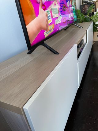 Mueble TV Besta Ikea Madera y Blanco