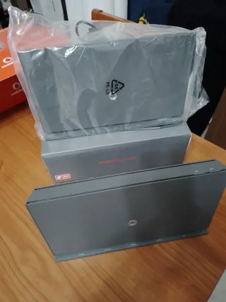 Tre Modem Vodafone Station più chiavetta usb.