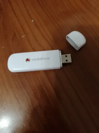 Tre Modem Vodafone Station più chiavetta usb.